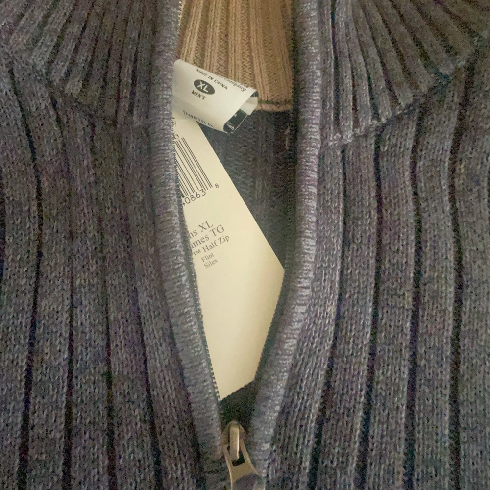 NWT Men’s Columbia sweater-half zip. Size XL